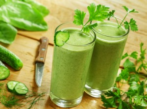 Grüne Smoothies sind mit all ihren Vitaminen und Mineralien nicht nur sehr gesund, sondern auch lecker
